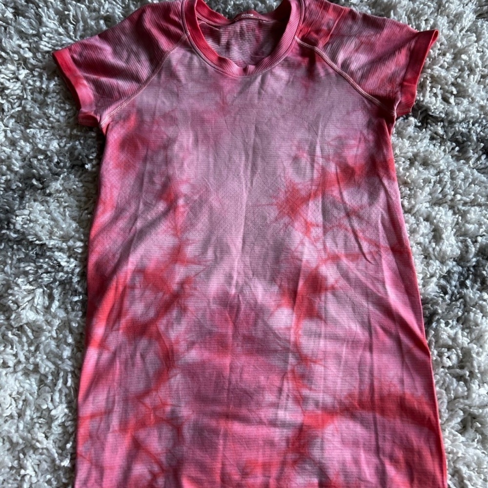 Lululemon Swiftly Tech Short Sleeve Shirt 2.0 Marble Dye Raspberry Cream